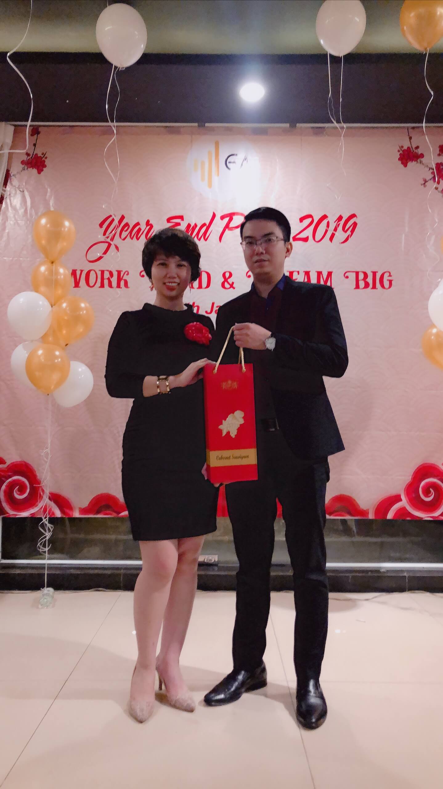 Year End Party 2019 Tang qua khach moi| GA Advisor